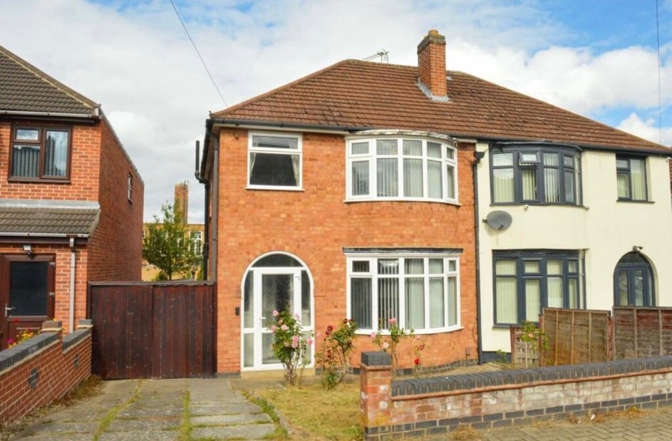 3 Bed Semi-Detached House, Plymouth Drive, LE5, N1 7GU