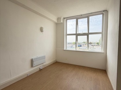 1 Bed Flat, Stanford House, RM18