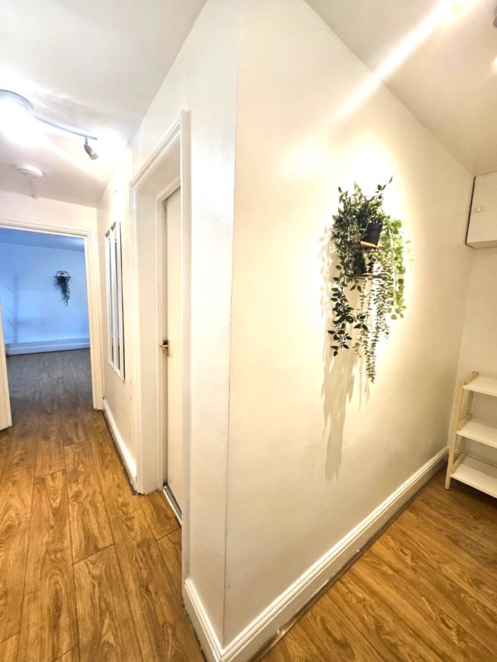 Additional image 6 of 2 Bed Flat, Brick Lane, E1, N1 7GU