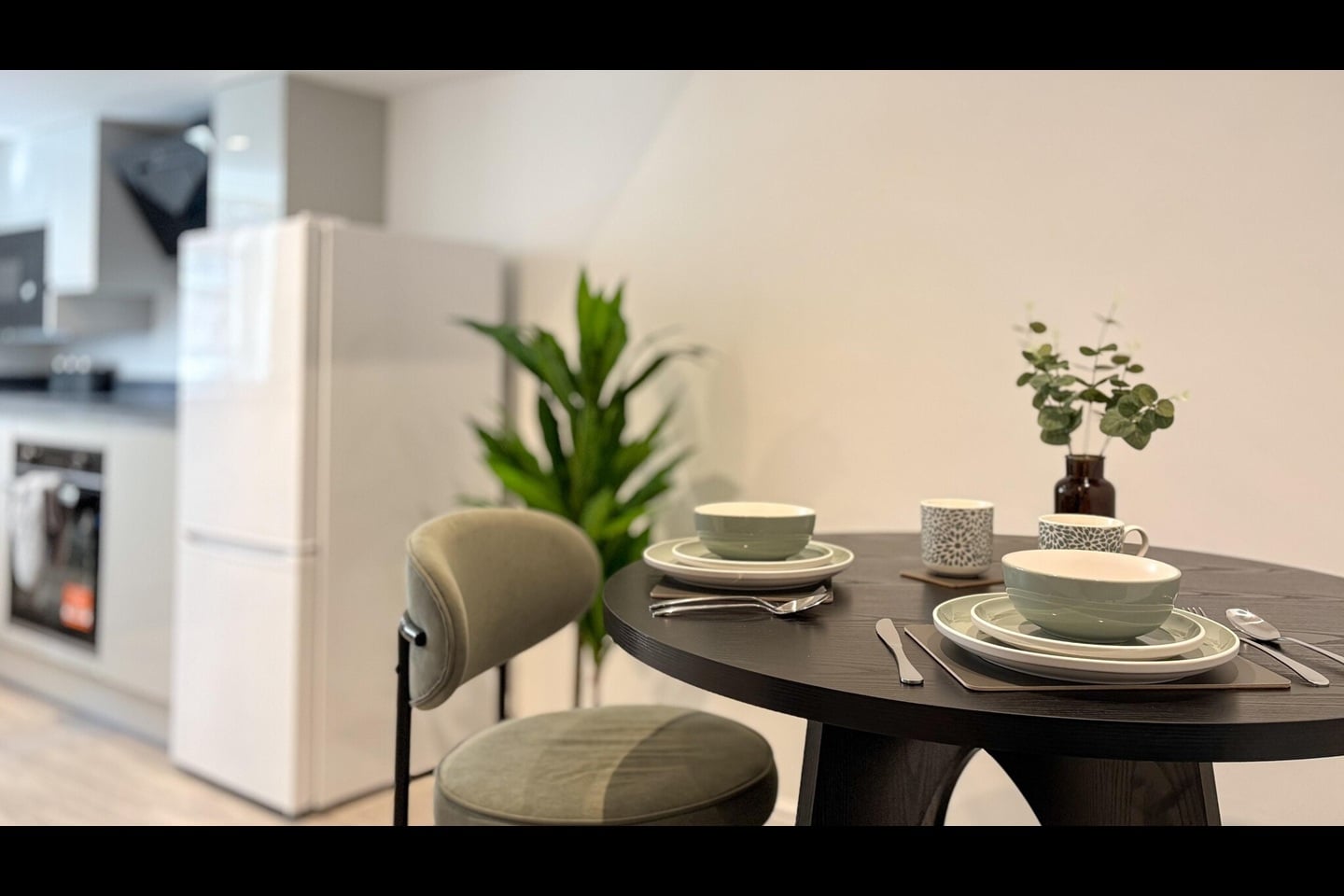 1 Bed Flat, Earls Court Road, SW5, N1 7GU