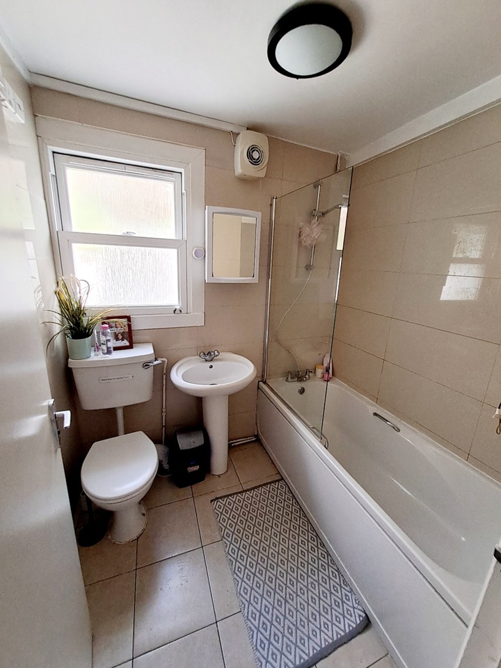 Additional image 9 of Room in a Shared House, Graces Road, SE5, N1 7GU