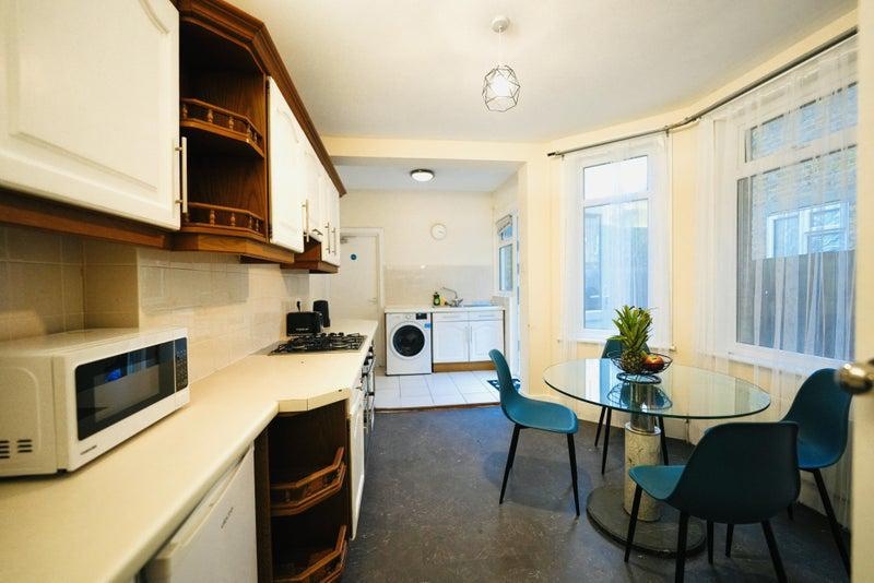 Additional image 7 of Room in a Shared Flat, Redriff Road, SE16, N1 7GU