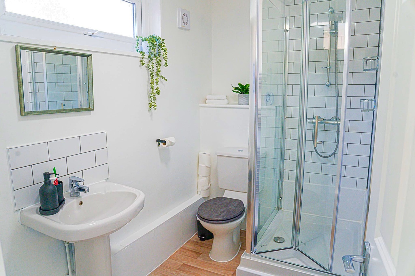 Additional image 5 of 6 Bed Terraced House, Unit, S2, N1 7GU