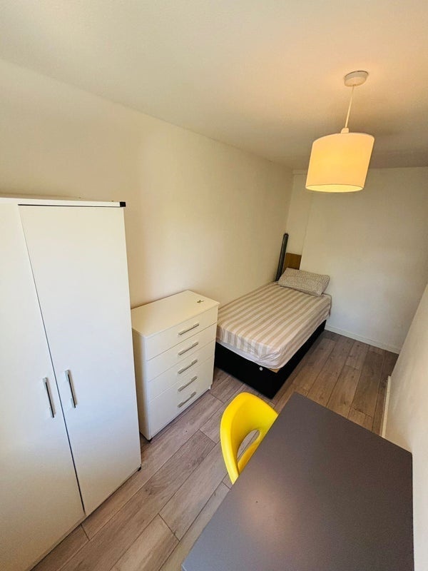 Additional image 2 of Room in a Shared Flat, Ferndale Road, SW9, N1 7GU