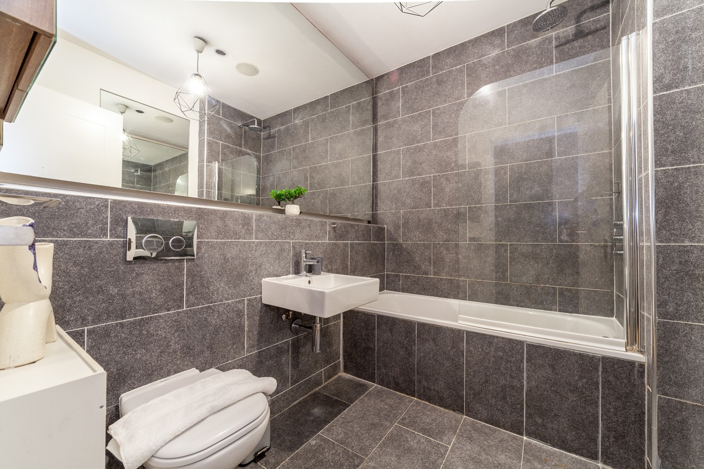 Additional image 12 of 2 Bed Flat, Holmes Road, NW5, N1 7GU