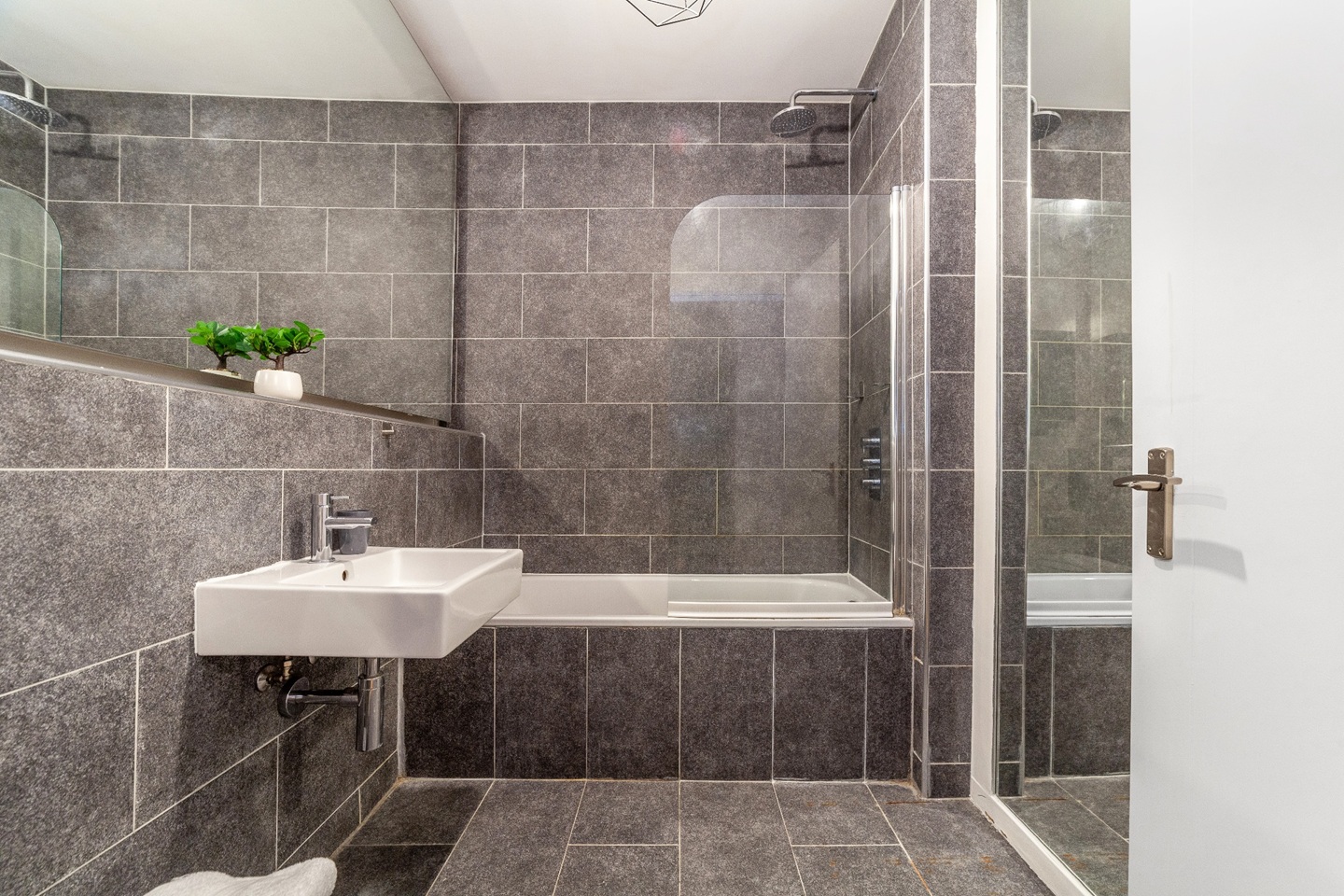 Additional image 11 of 2 Bed Flat, Holmes Road, NW5, N1 7GU