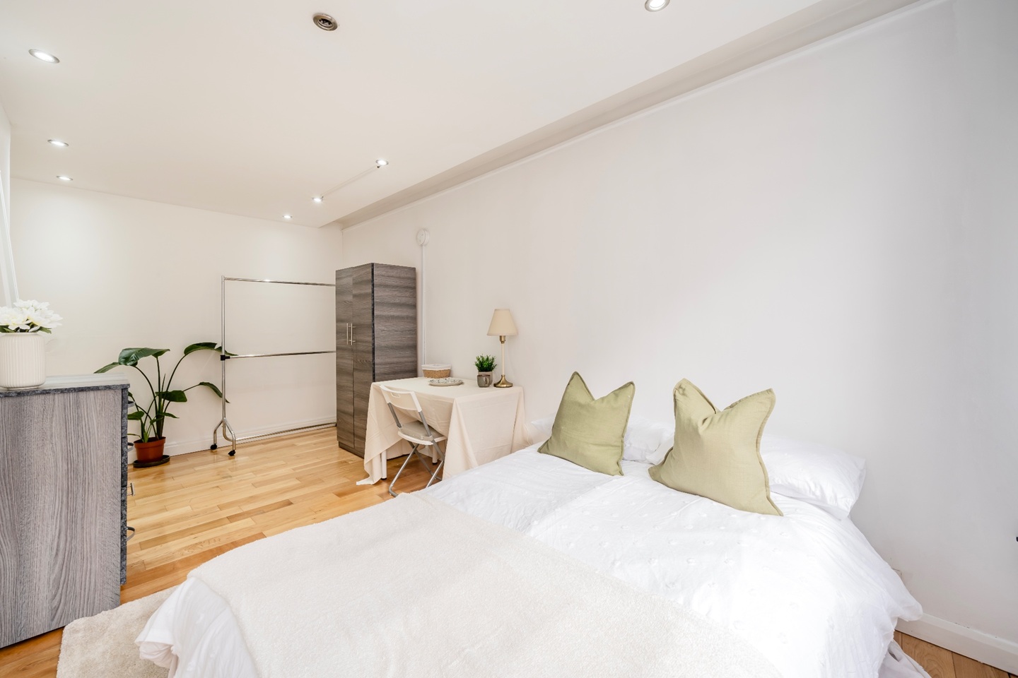 Additional image 6 of 5 Bed Maisonette, Wimborne House, NW1, N1 7GU