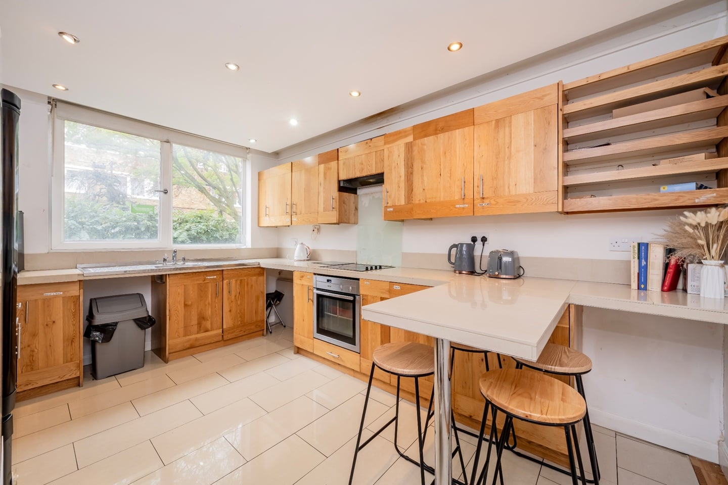 5 Bed Maisonette, Wimborne House, NW1, N1 7GU