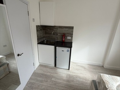 Studio Flat, Shelbourne Road, N17