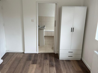 Studio Flat, Batoum Gardens, W6