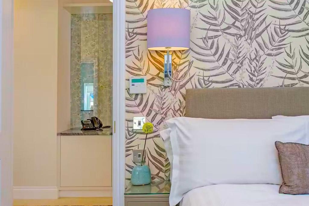 Additional image 8 of 3 Bed Terraced House, Green St, W1K, N1 7GU