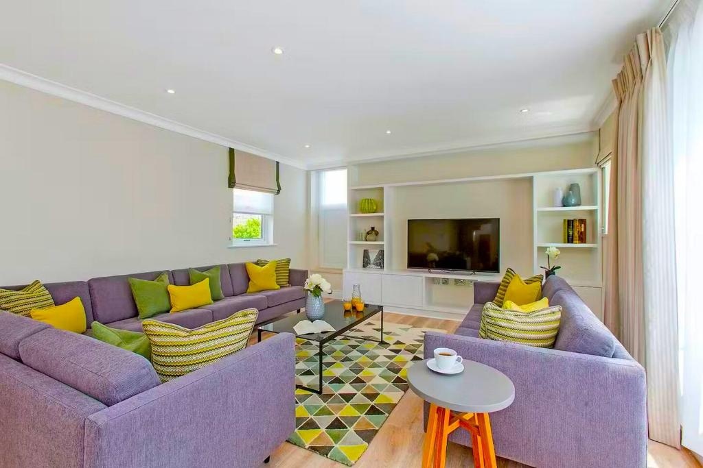 Additional image 15 of 3 Bed Terraced House, Green St, W1K, N1 7GU