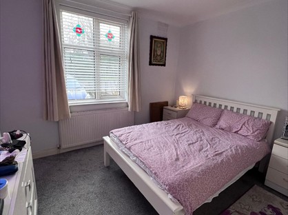 Room in a Shared House, Tomswood Hill, IG6