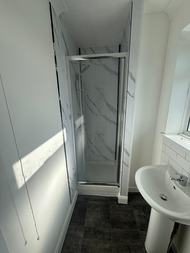 3 Bed Semi-Detached House, Colne Avenue, SO16, N1 7GU