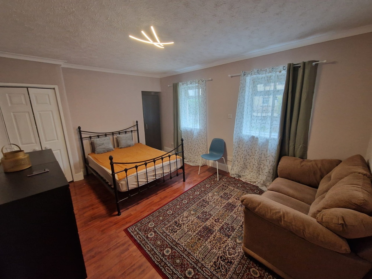 2 Bed Flat, Ferry Road Drive, EH4, N1 7GU