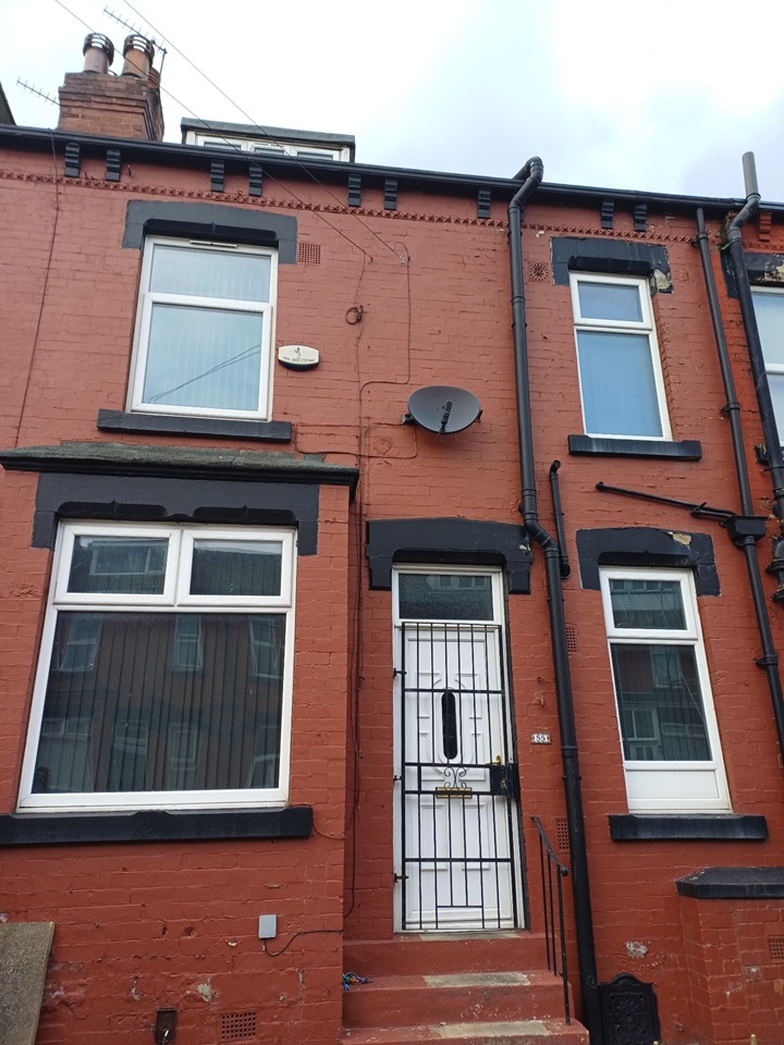 2 Bed Terraced House, Compton Crescent, LS9, N1 7GU