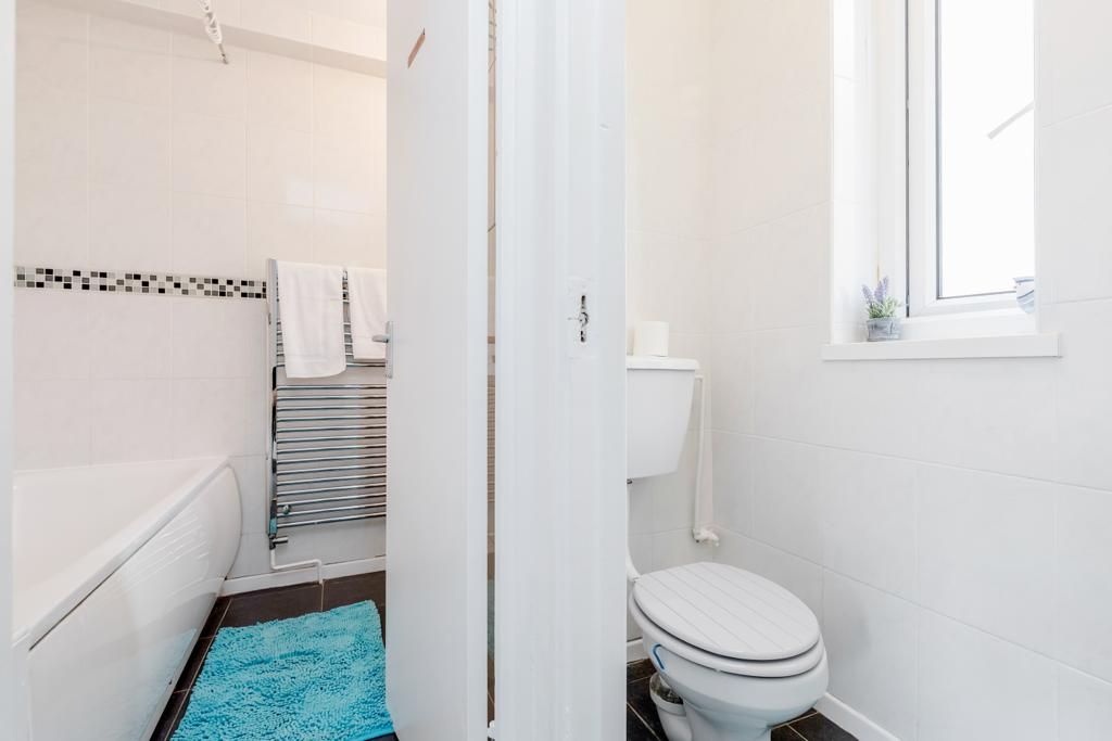 Additional image 13 of 2 Bed Maisonette, Cable St, E1W, N1 7GU