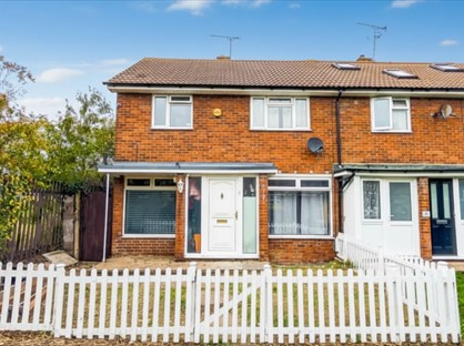 3 Bed End Terrace, Clayburn End, SS14