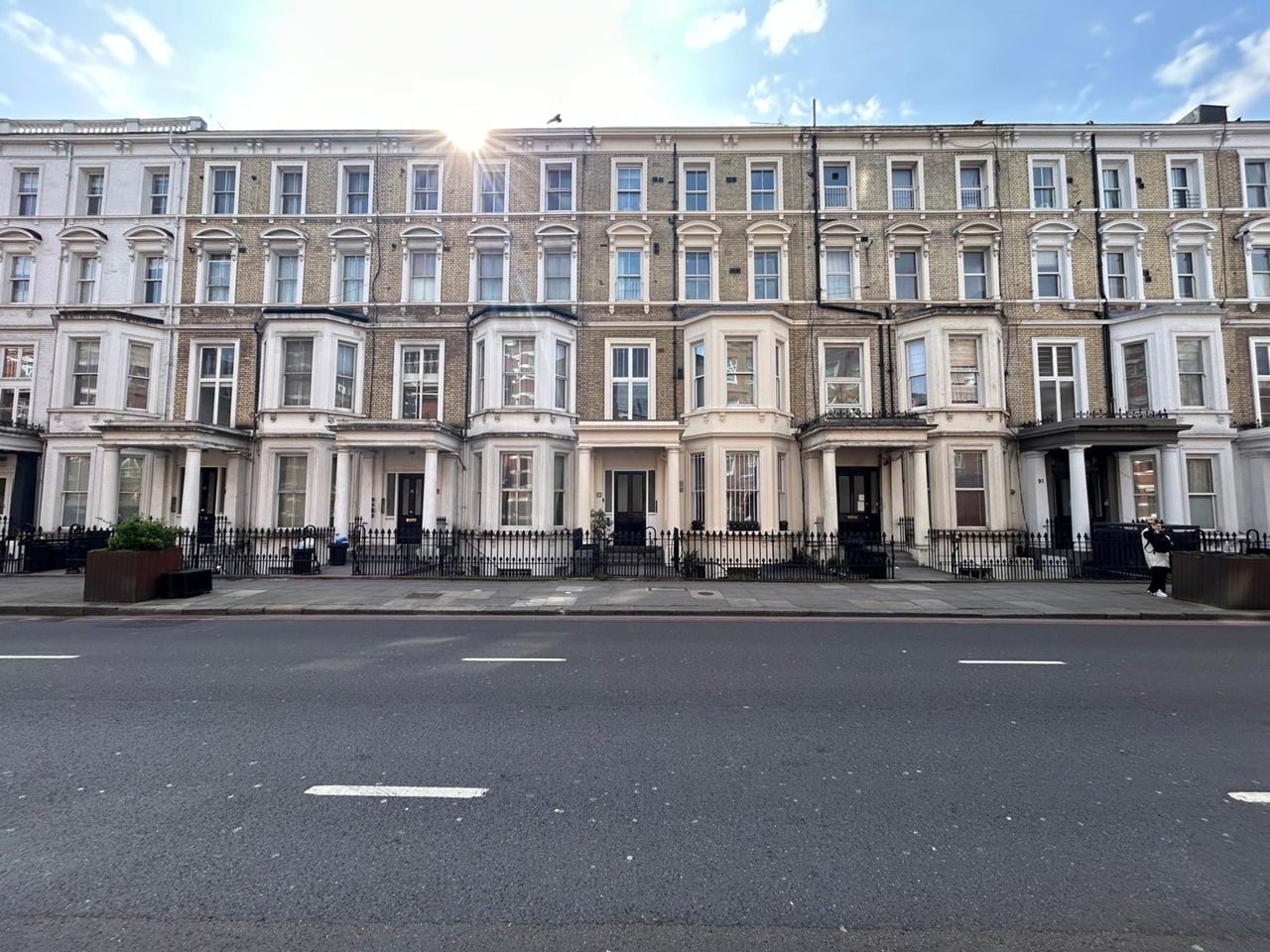 2 Bed Flat, Warwick Road, SW5, N1 7GU