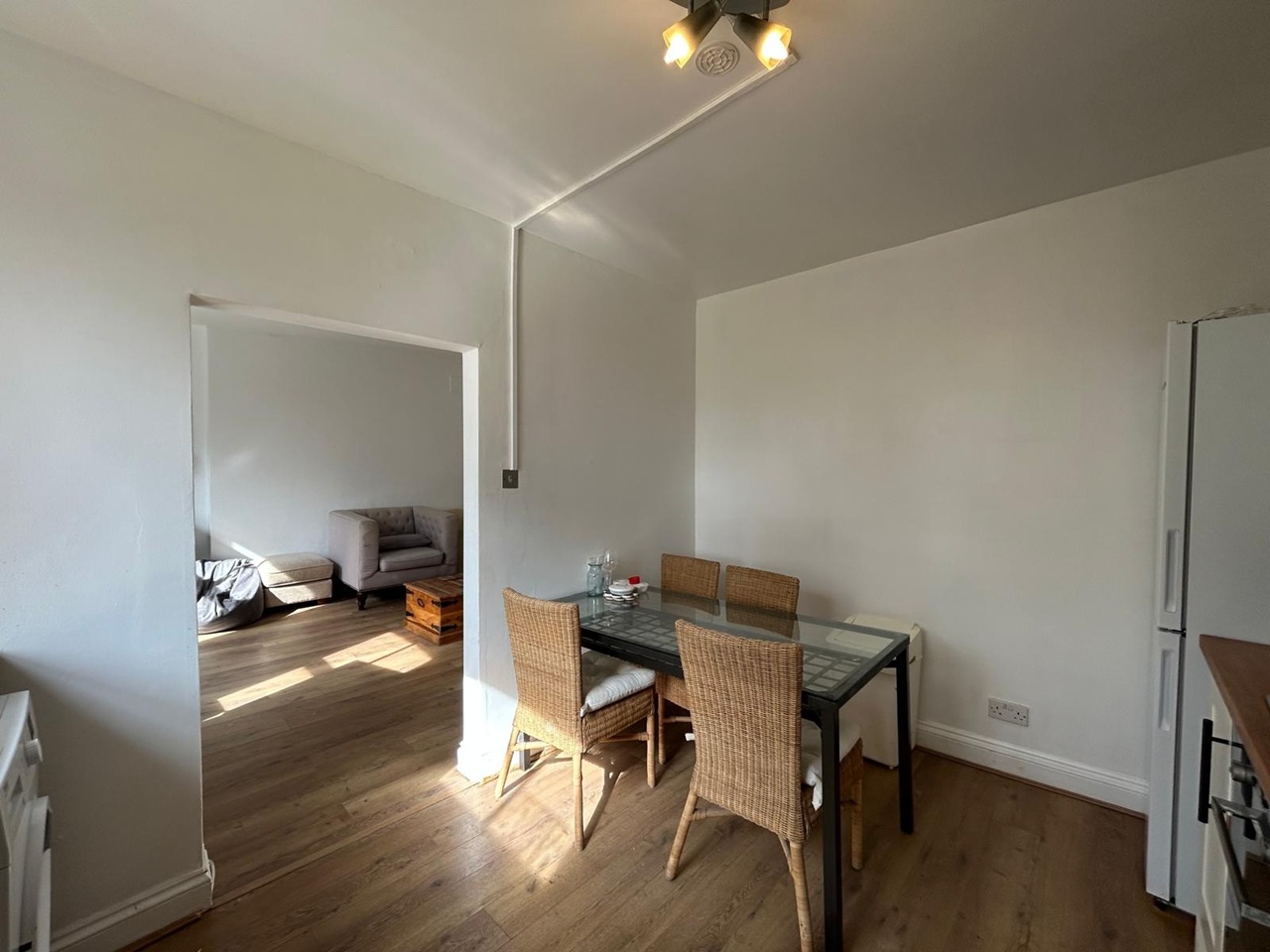 Additional image 3 of 2 Bed Flat, Warwick Road, SW5, N1 7GU