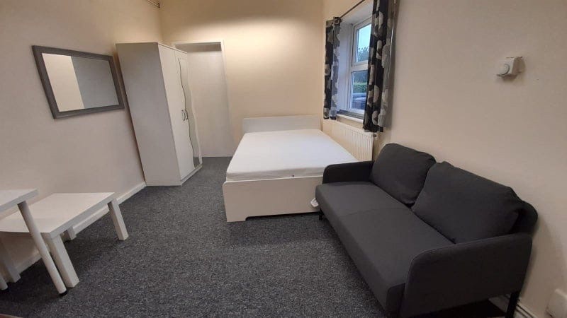 Studio Flat, University Area, RG6, N1 7GU