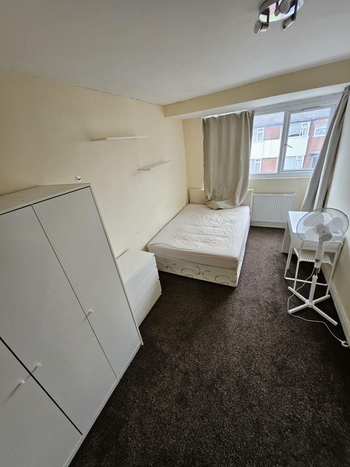 Additional image 6 of 2 Bed Terraced House, Park View Grove, LS4, N1 7GU