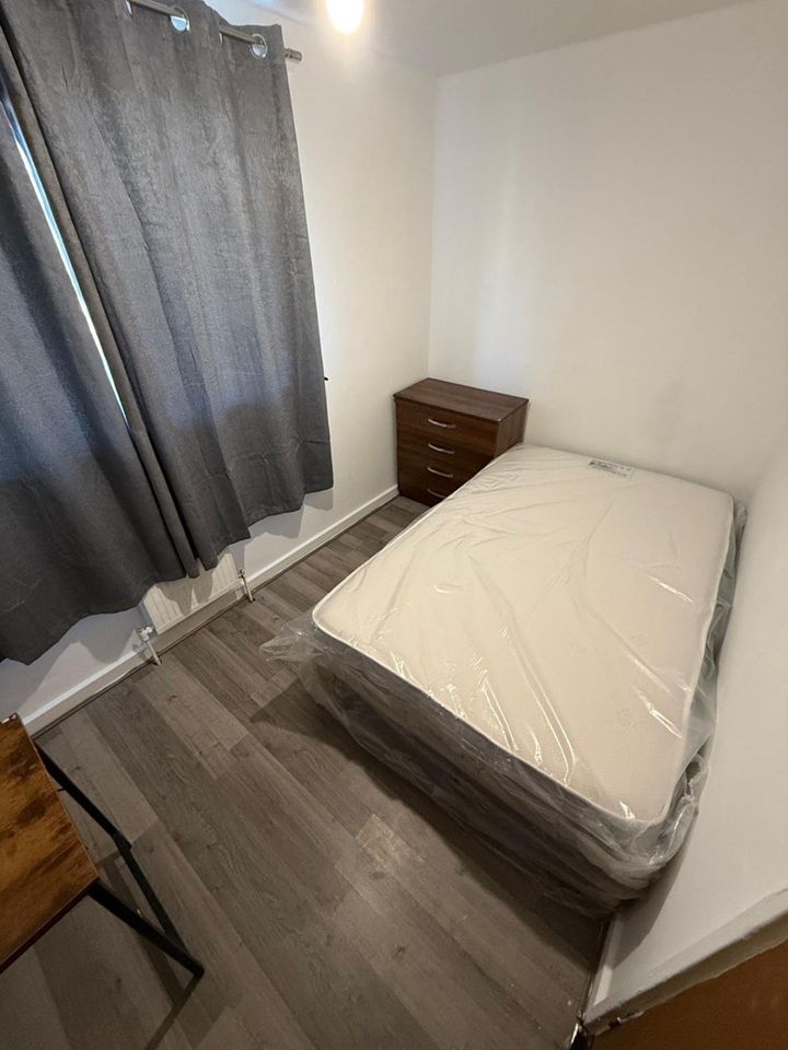 Room in a Shared House, Clifton Way, SE15, N1 7GU