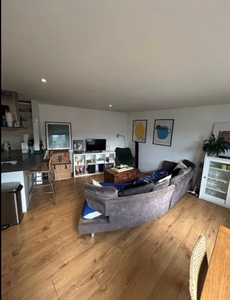 Additional image 4 of 2 Bed Flat, Winders Road, SW11, N1 7GU