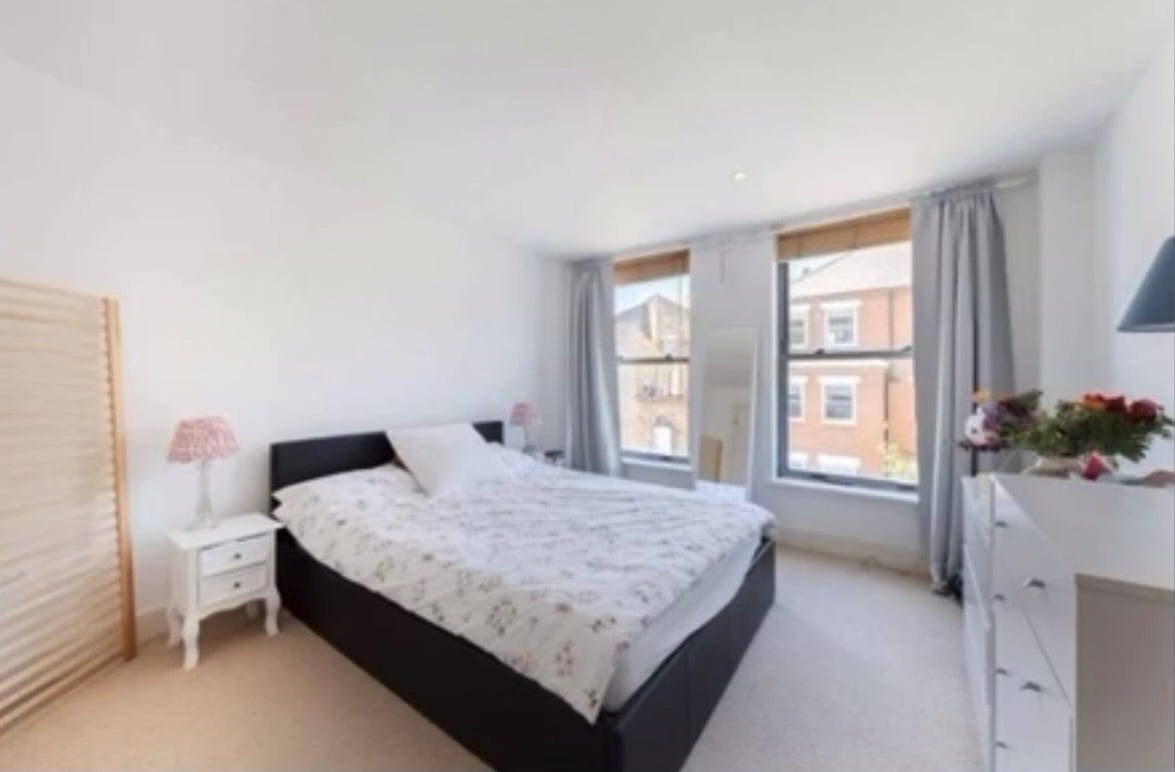 Additional image 5 of 2 Bed Flat, Winders Road, SW11, N1 7GU