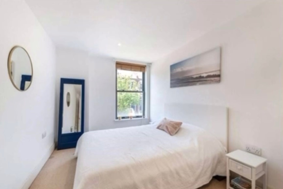Additional image 6 of 2 Bed Flat, Winders Road, SW11, N1 7GU