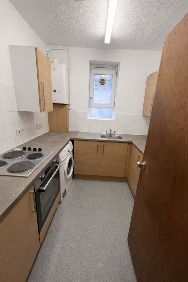 Additional image 8 of 3 Bed Flat, Carlyle House, SE5, N1 7GU
