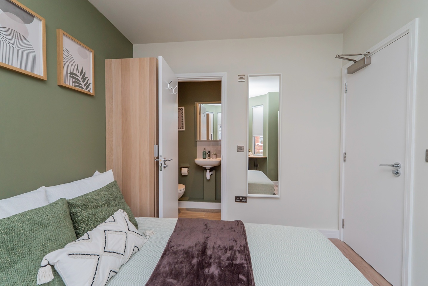 Additional image 10 of Room in a Shared House, Kensington Road, RG30, N1 7GU