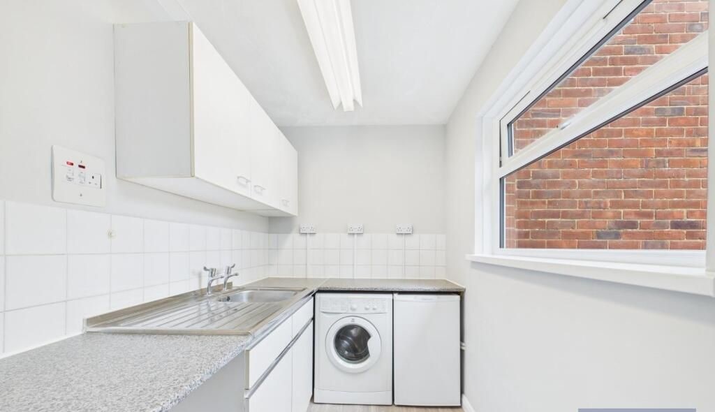 Additional image 3 of 1 Bed Flat, Grosvenor Road, SO17, N1 7GU