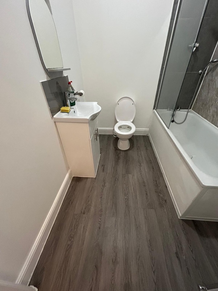 Additional image 4 of 3 Bed Flat, Lambert Road, SW2, N1 7GU