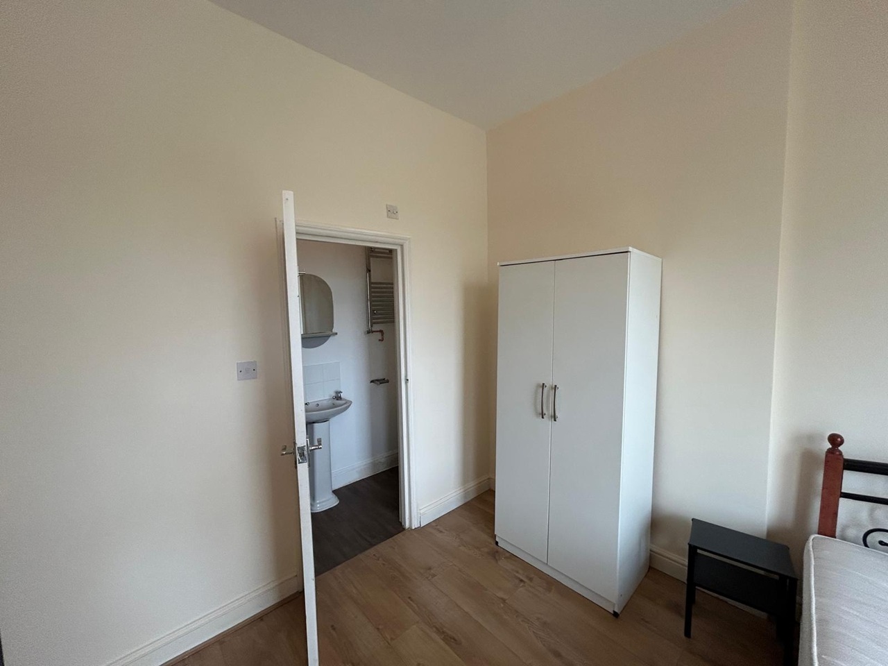 Additional image 7 of 3 Bed Flat, Lambert Road, SW2, N1 7GU