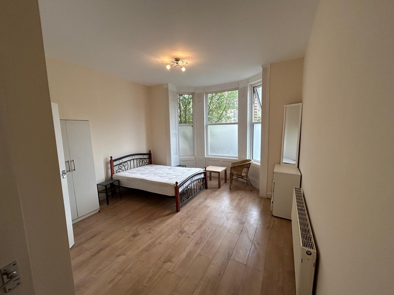 Additional image 11 of 3 Bed Flat, Lambert Road, SW2, N1 7GU