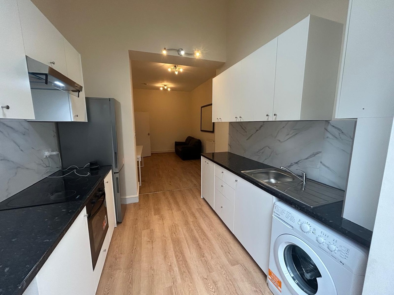 3 Bed Flat, Lambert Road, SW2, N1 7GU