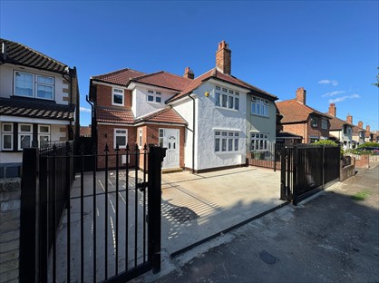 4 Bed Semi-Detached House, Mawney Road, RM7