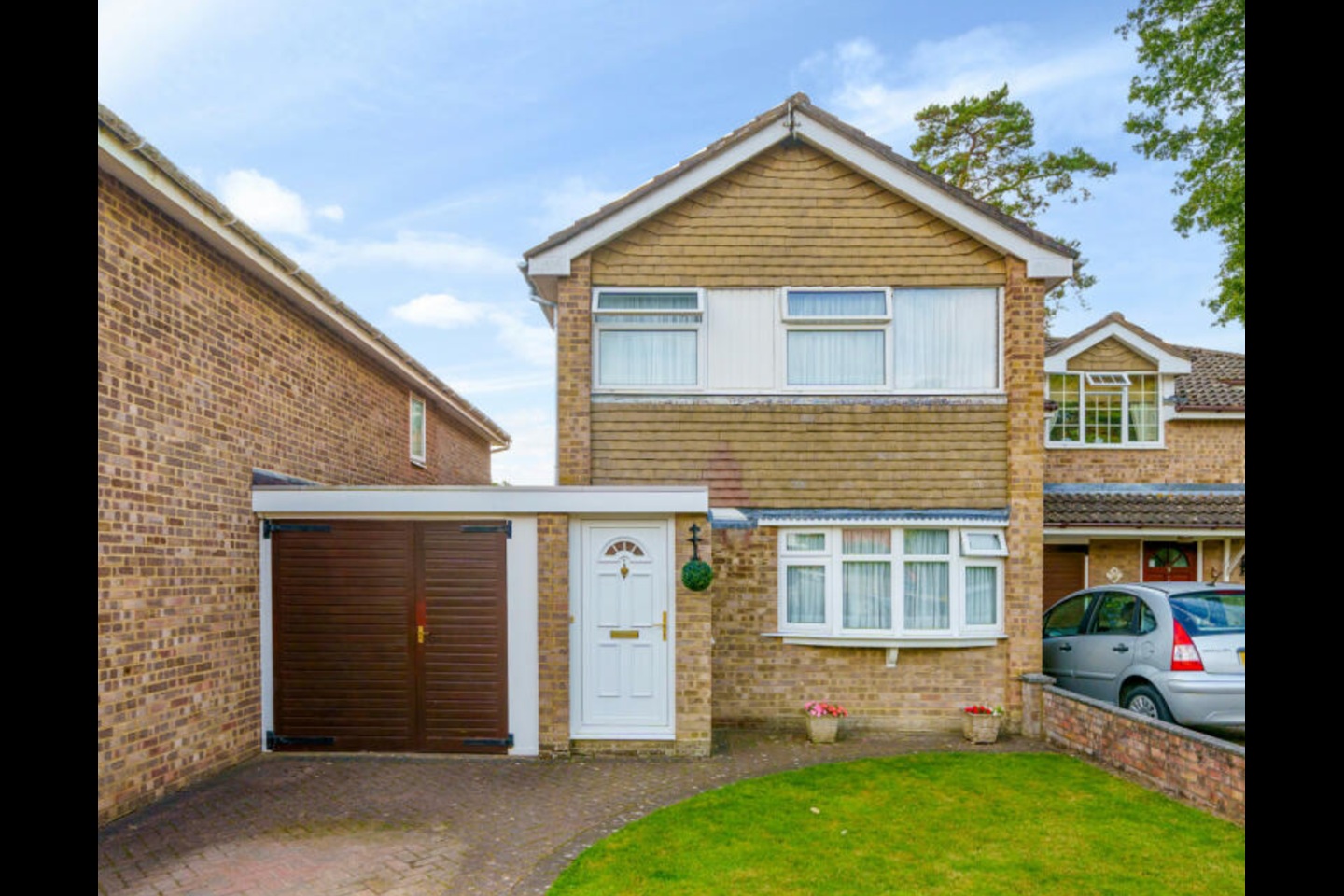 3 Bed Terraced House, Plover Close, SO16, N1 7GU