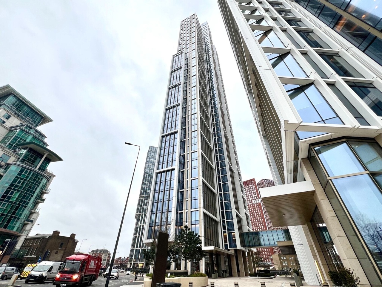 2 Bed Flat, Nine Elms Lane, SW8, N1 7GU