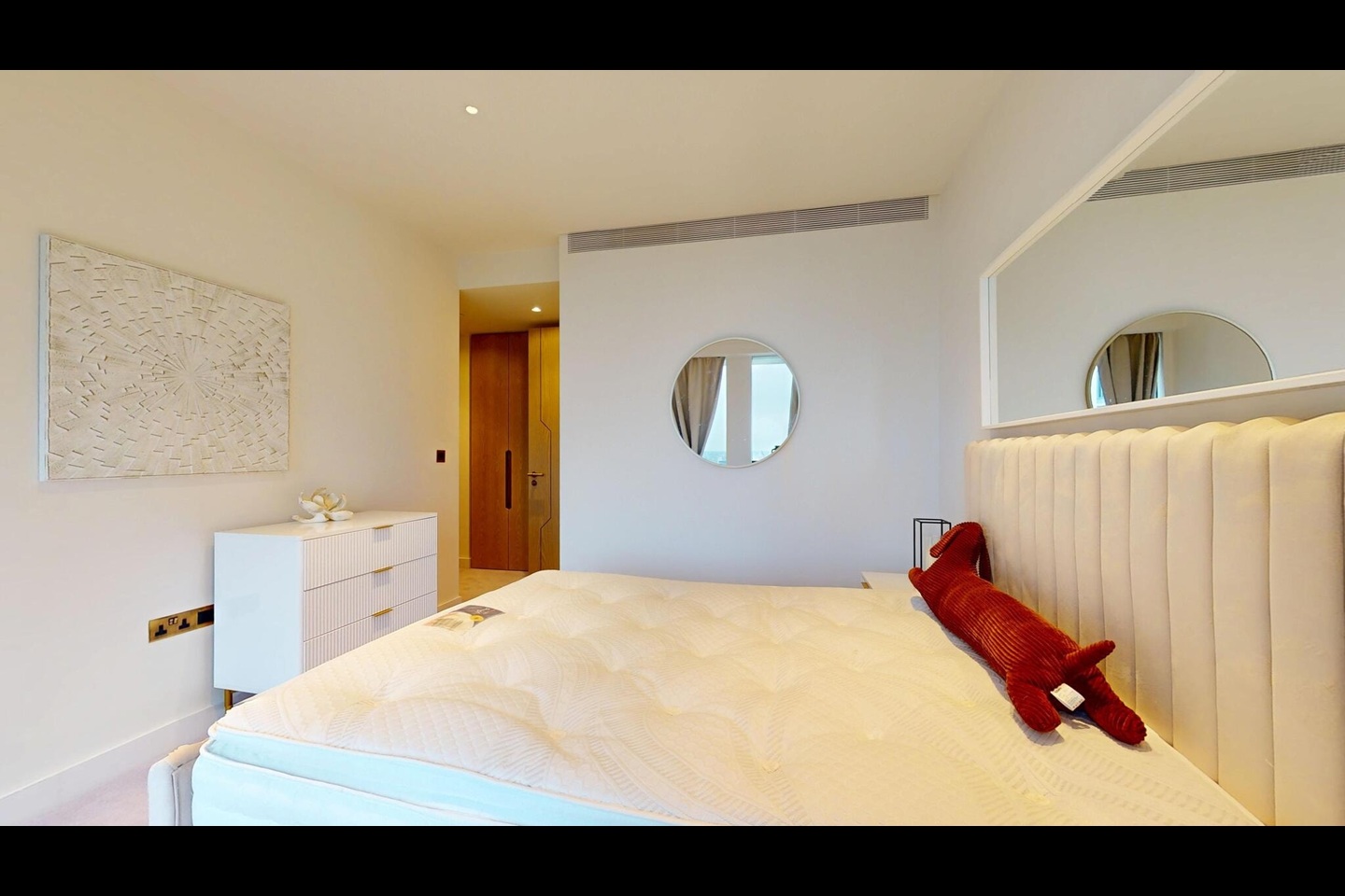 Additional image 6 of 2 Bed Flat, Nine Elms Lane, SW8, N1 7GU