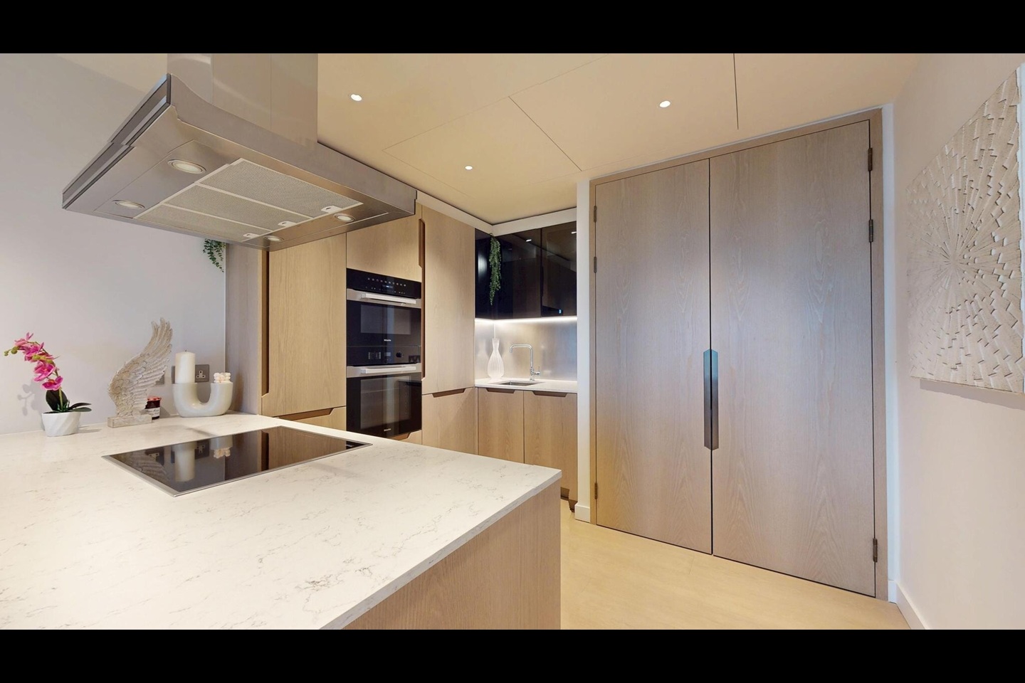 Additional image 11 of 2 Bed Flat, Nine Elms Lane, SW8, N1 7GU