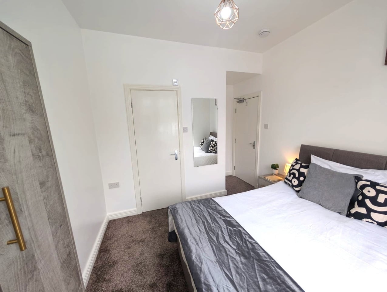 Room in a Shared House, Bearwood Road, B66