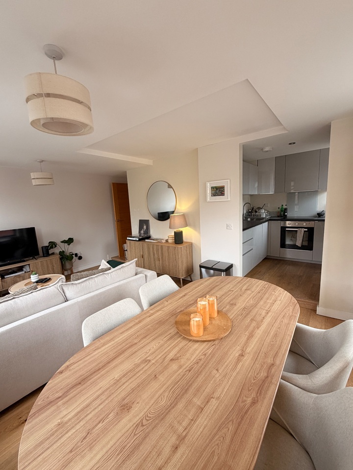 1 Bed Flat, Cowthorpe Road, SW8, N1 7GU