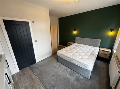 1 Bed Terraced House, Oxford Road, ST5
