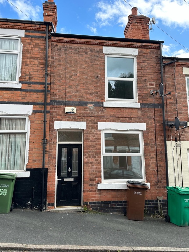 2 Bed Terraced House, Finsbury Avenue, NG2, N1 7GU