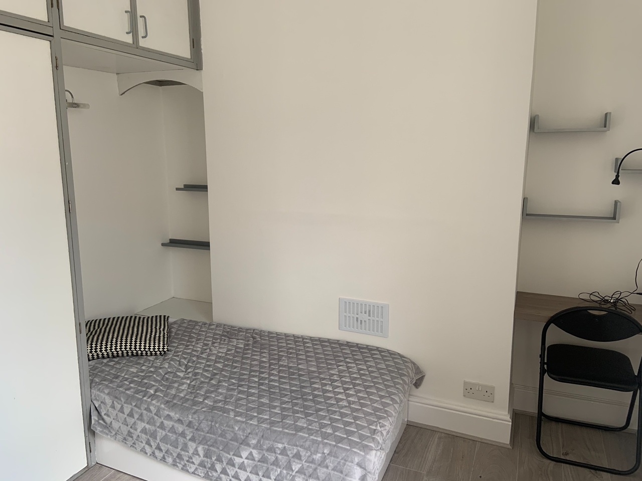 Studio Flat, St Matthews Road, BS6 photo 4