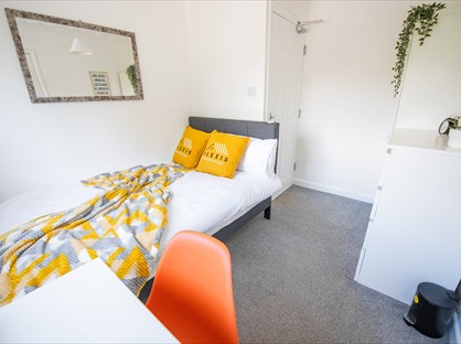 Room in a Shared House, Castle Road, PO5