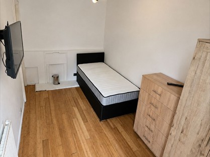 Room in a Shared House, Laverstoke Gardens, SW15