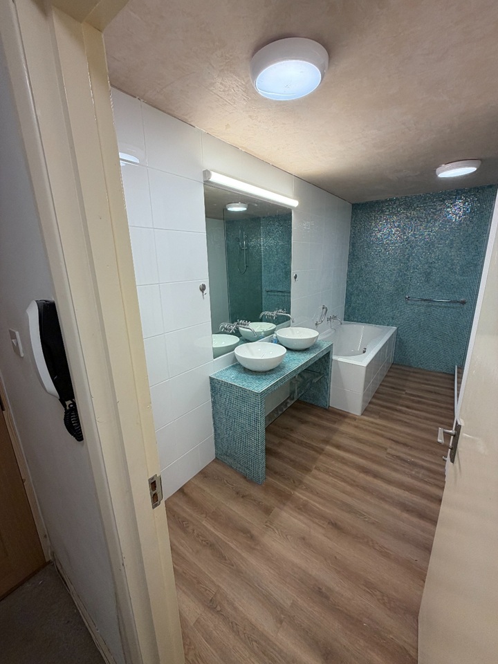 Additional image 3 of 3 Bed Flat, Graham Road, S10, N1 7GU